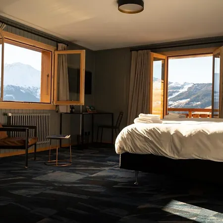 Hotel Shed