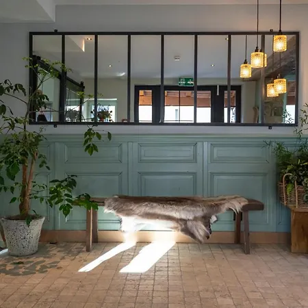 Shed Hotel 3*