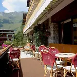 Hotel Shed